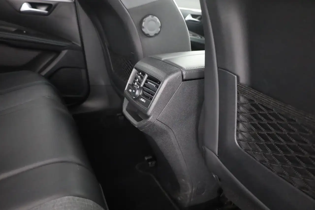 Peugeot 3008 1.2 e-THP Aut. Allure Pack LED Navi Kamera — معرض صور السيارة 29