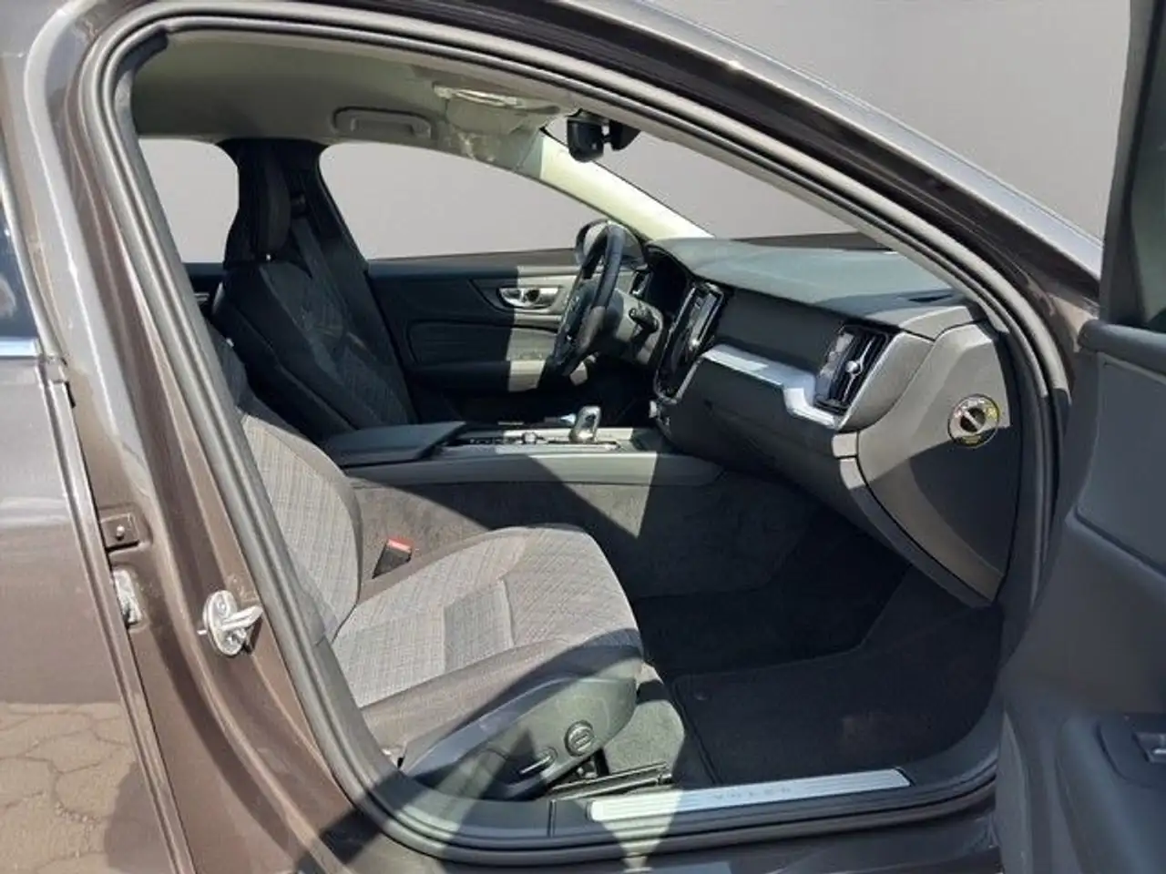 Volvo V60 B3 B DKG Core+ACC+Kamera+LED — Vehicle gallery 14