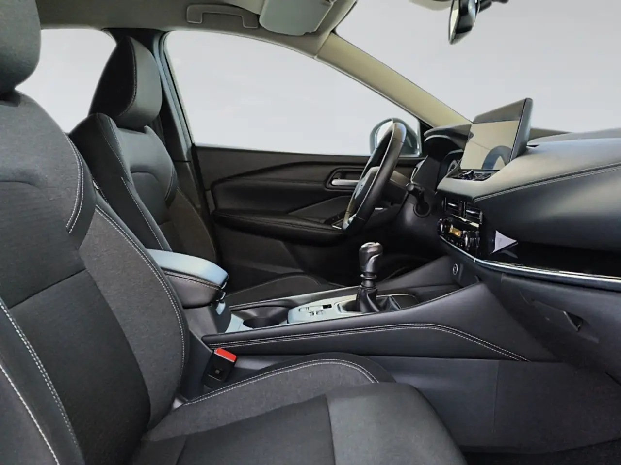 Nissan Qashqai 1.3 DIG-T mHEV 12V N-Connecta 4x2 103kW — معرض صور السيارة 10