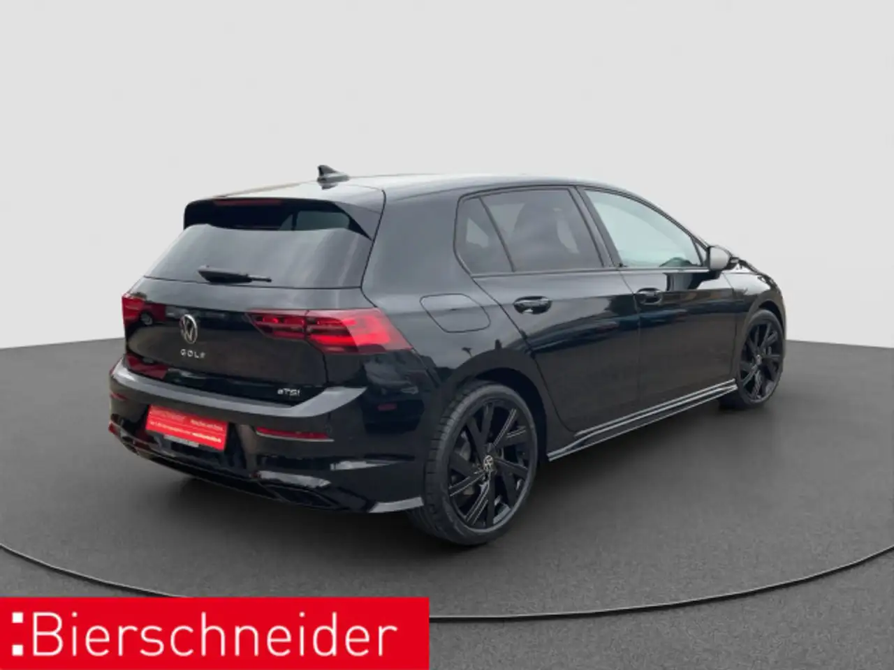 Volkswagen Golf 8 1.5 eTSI DSG R-Line Black AHK MATRIX CAM — Vehicle gallery 7