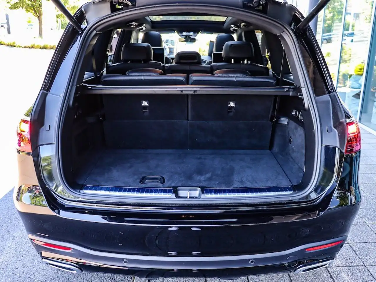 Mercedes-Benz GLS 450 4M AMG Pano/Massage/FondEnt/AHK/Fahrassi — Galería del vehículo 5
