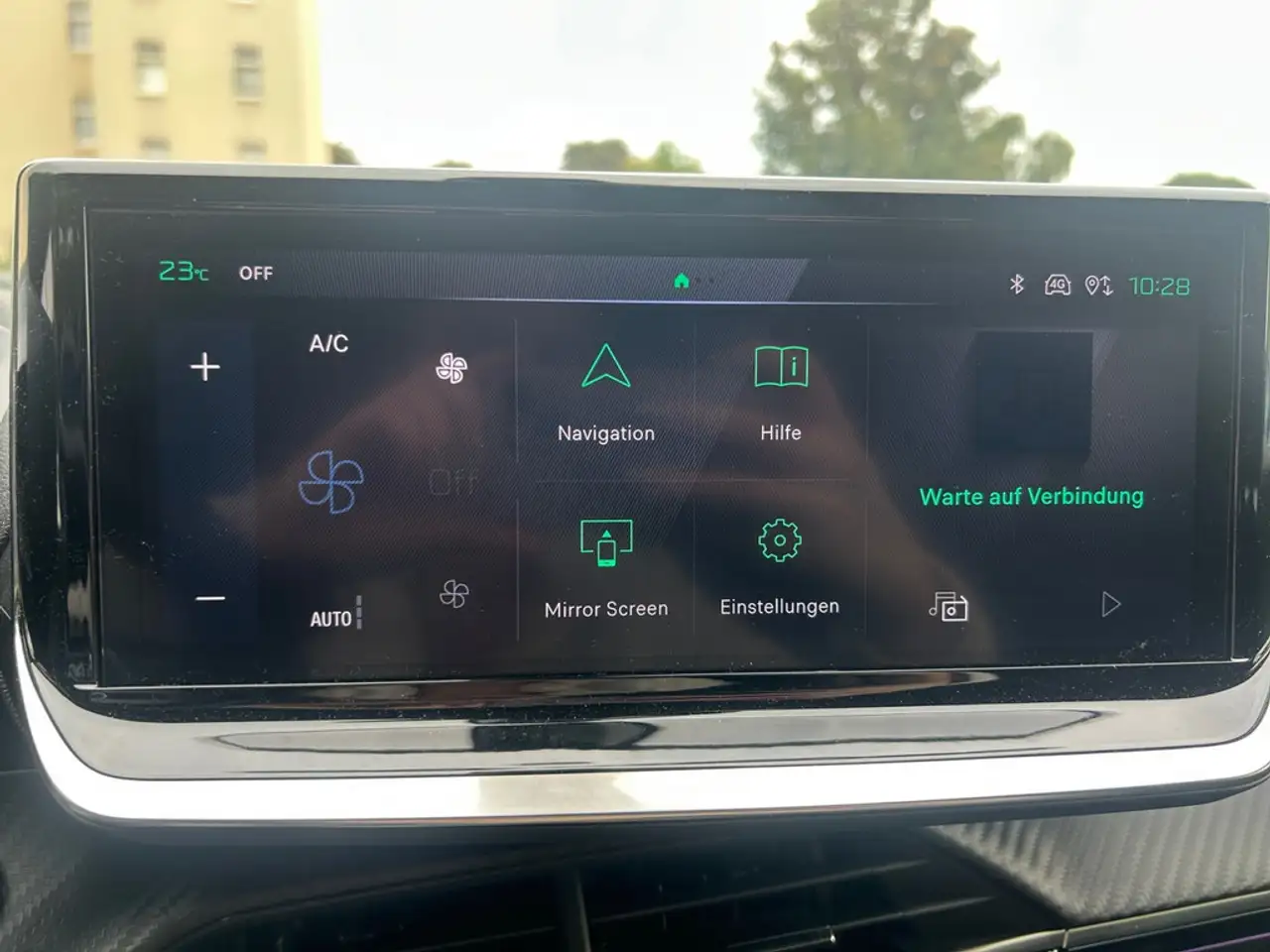 Peugeot 2008 1.2 GT KLIMA PDC KAMERA NAVI FACEL. LED — Galería del vehículo 25