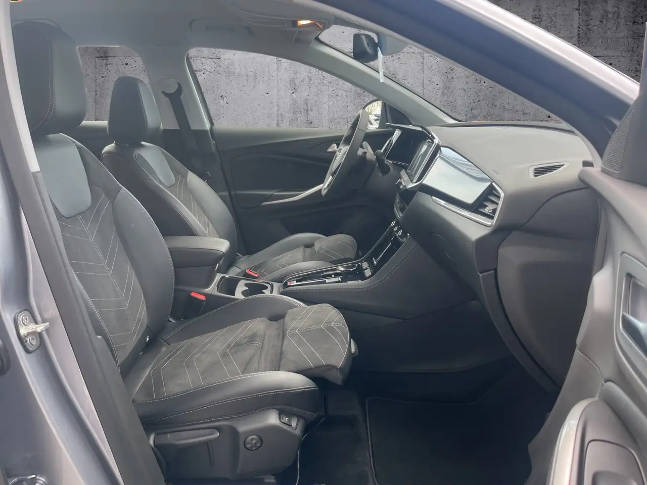 Opel Grandland MildHybrid GS ACC+Alcantara+LED+Navi+LM — Galería del vehículo 16