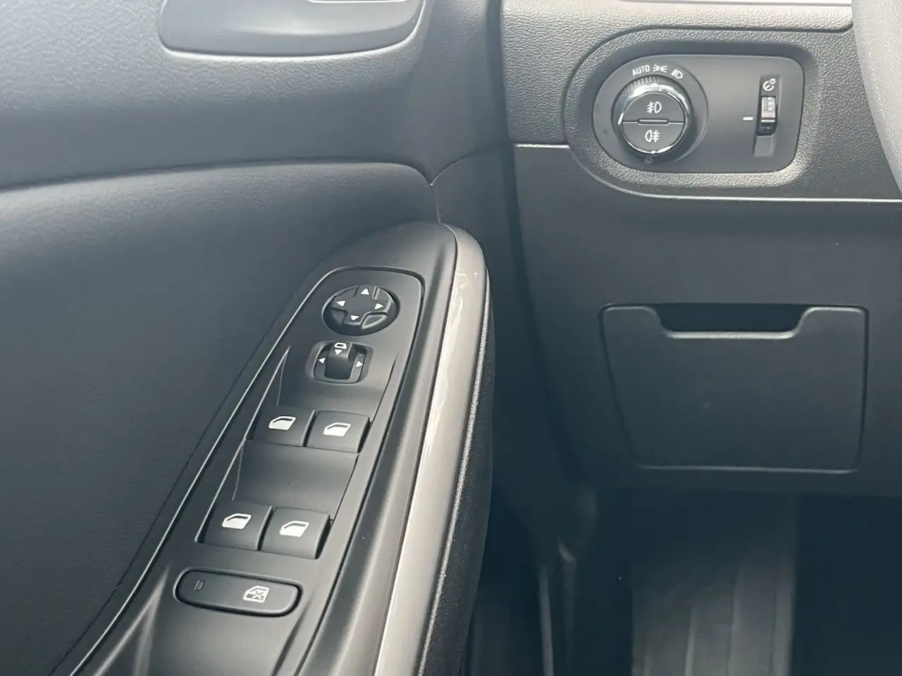 Opel Grandland MildHybrid GS ACC+Alcantara+LED+Navi+LM — Galería del vehículo 21