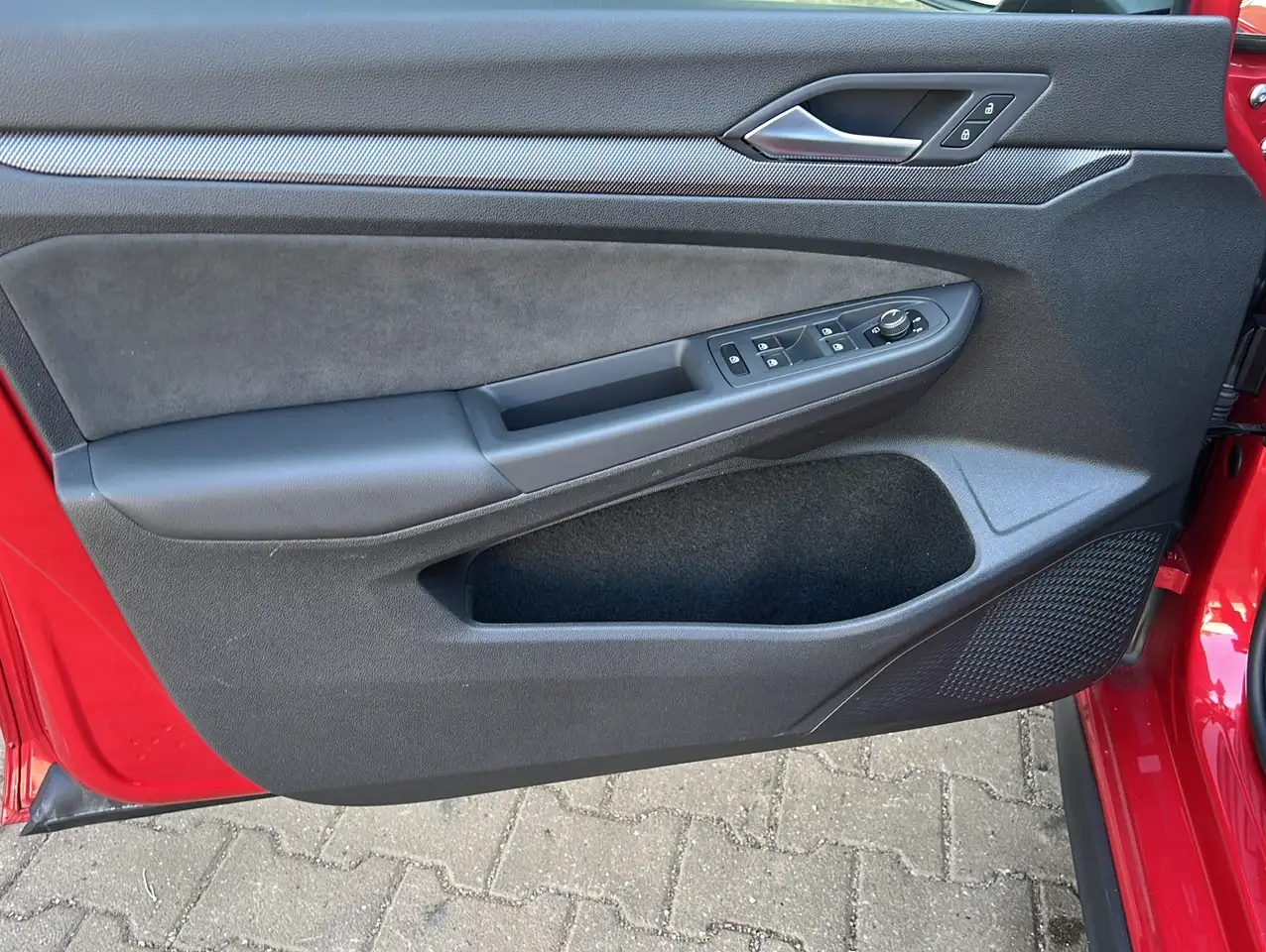 Volkswagen Golf 2.0 TSI DSG GTI*neues Modell*Pano*KeyGo*DCC — Galería del vehículo 8