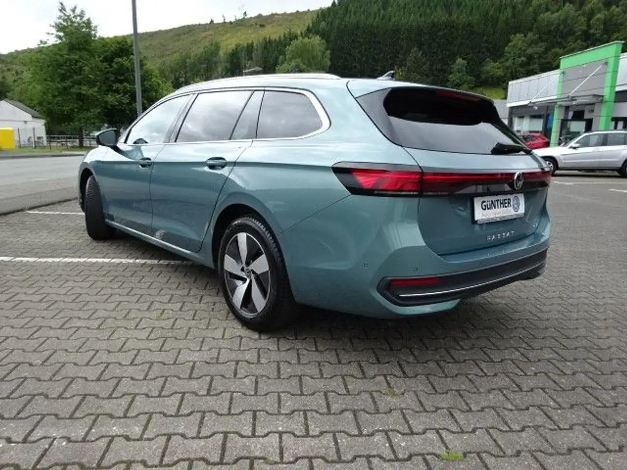 Volkswagen Passat Variant 1.5 eTSI Business*Navi*AHK*LED*SH — Vehicle gallery 6