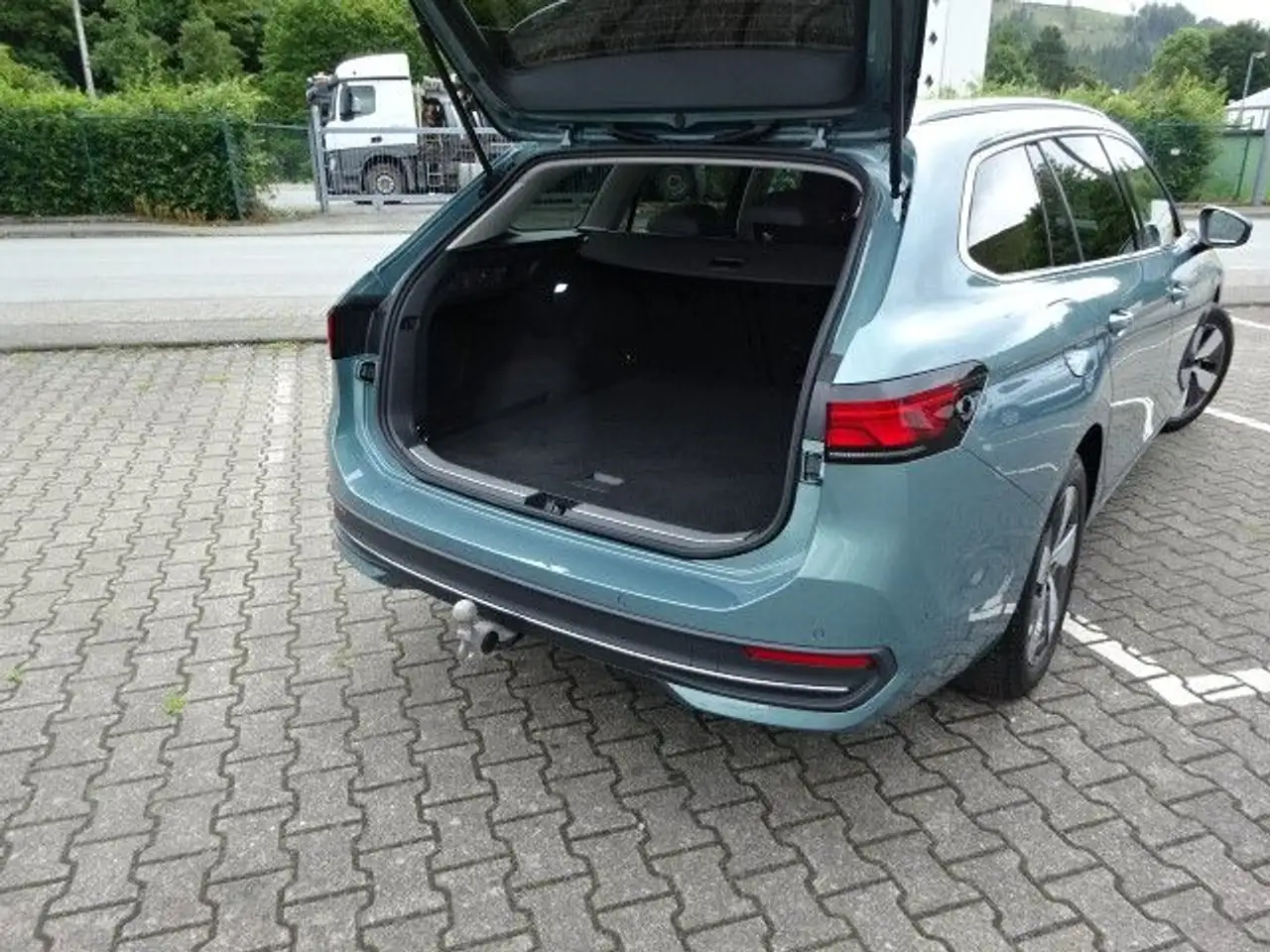 Volkswagen Passat Variant 1.5 eTSI Business*Navi*AHK*LED*SH — Vehicle gallery 11