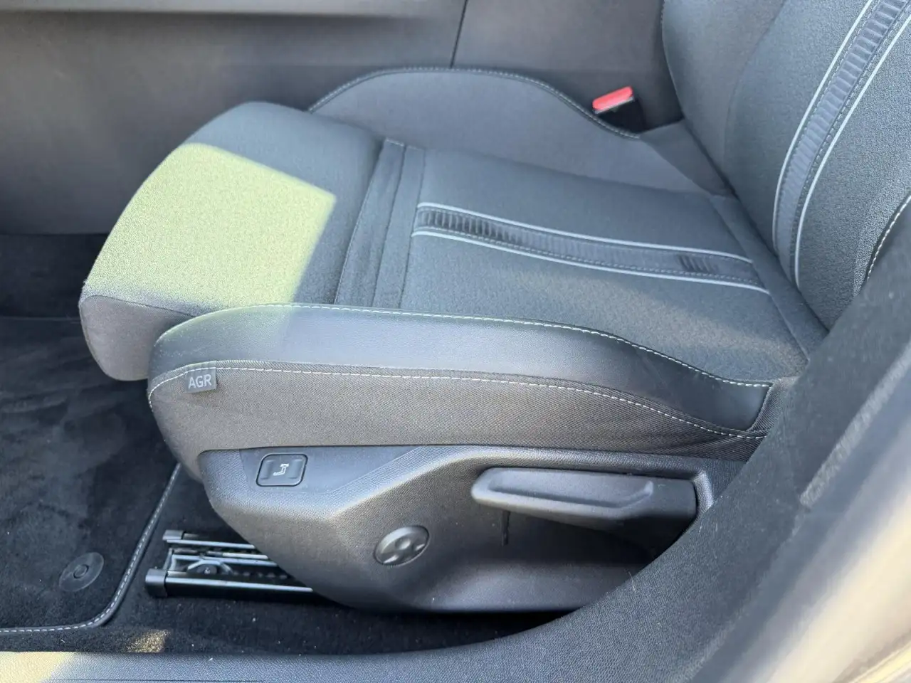 Opel Astra GS 1,2 AHK+NAV+PANO+HUD+SHZ+LHZ+ACC+TWW Klima — Vehicle gallery 24
