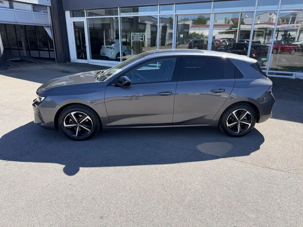 Opel Astra GS 1,2 AHK+NAV+PANO+HUD+SHZ+LHZ+ACC+TWW Klima — Vehicle gallery 2