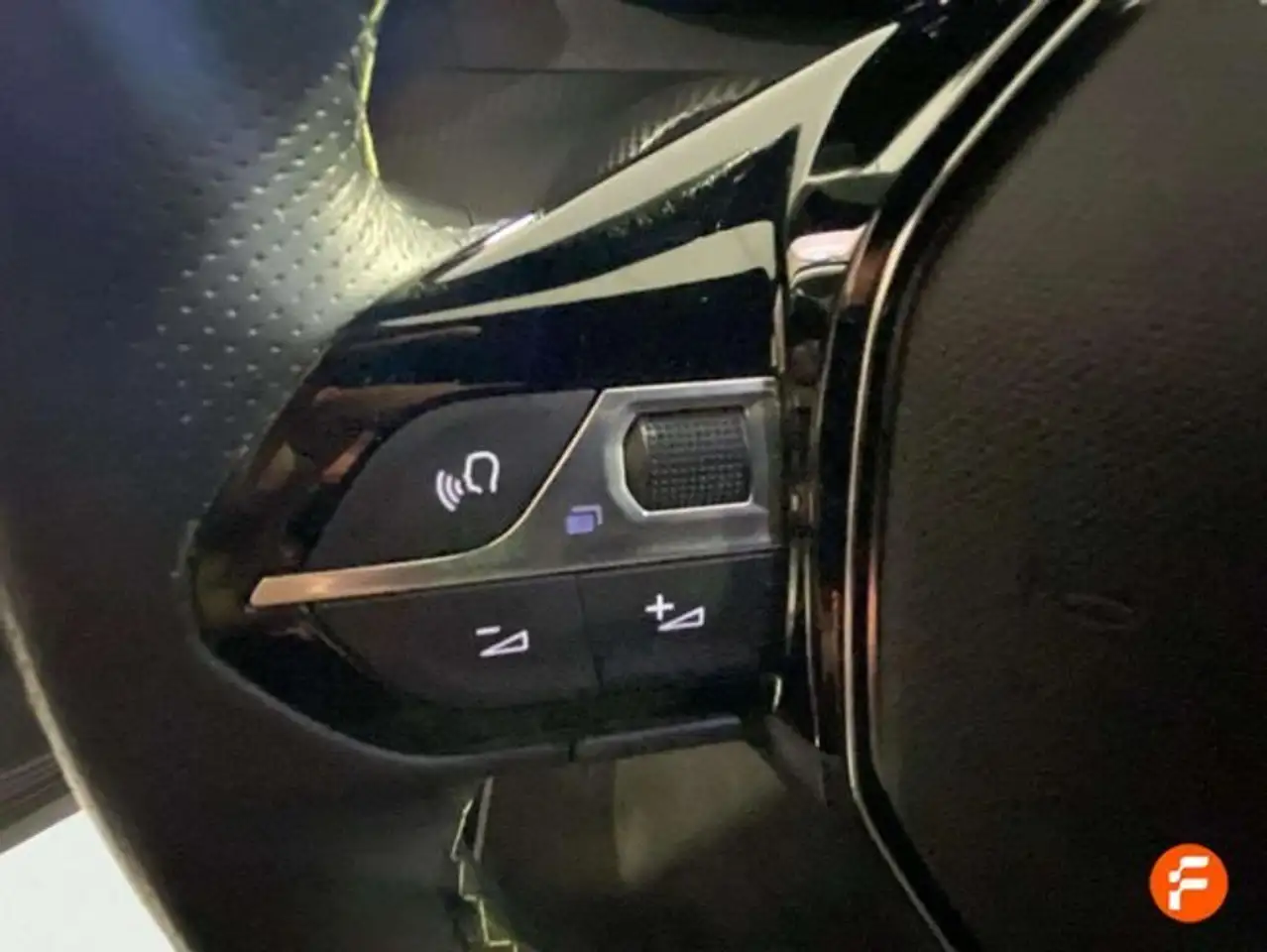 Peugeot 208 GT Puretech 100 — معرض صور السيارة 17