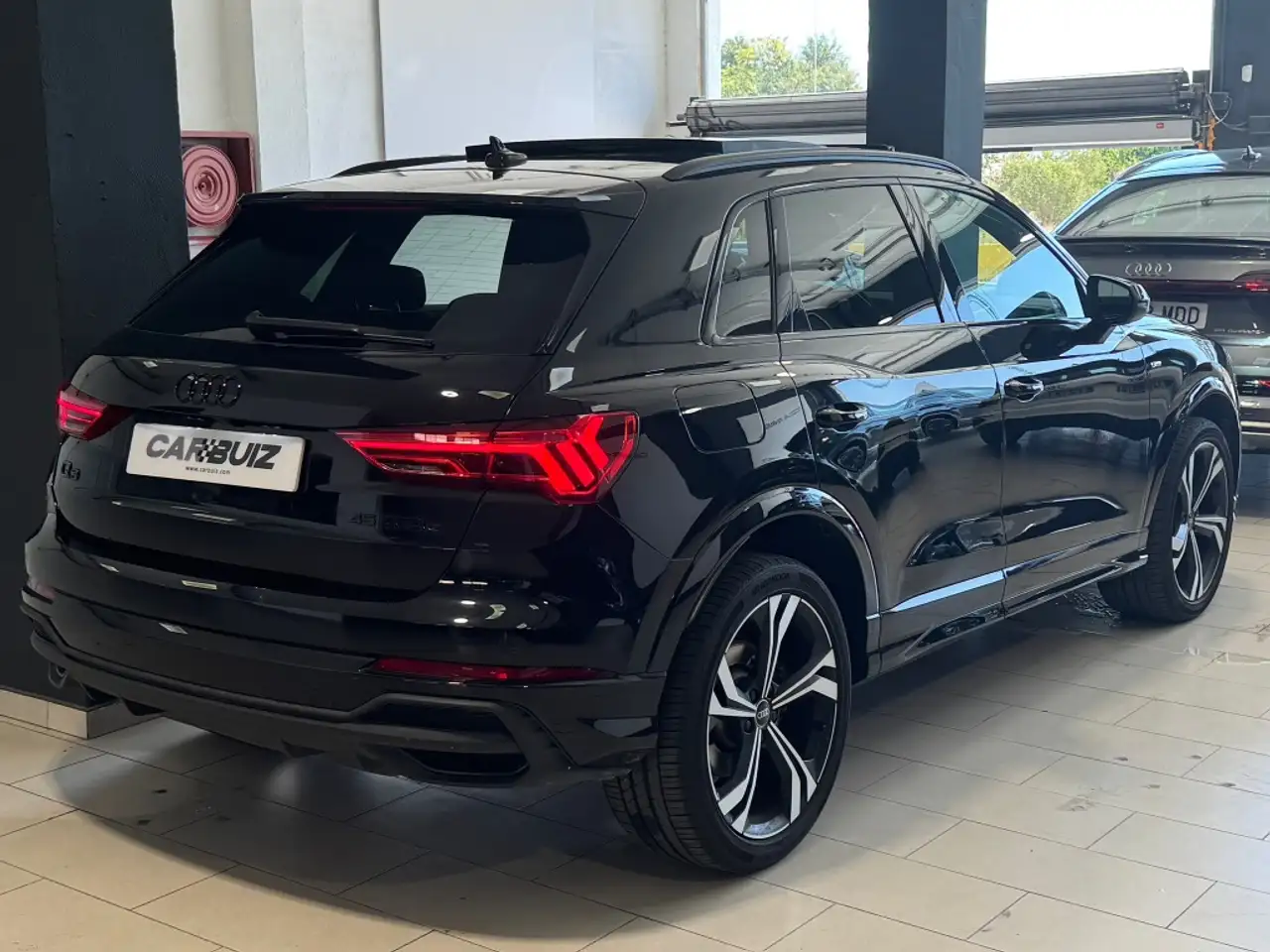 Audi Q3 45 TFSIe S line S-tronic — Galerie du véhicule 3