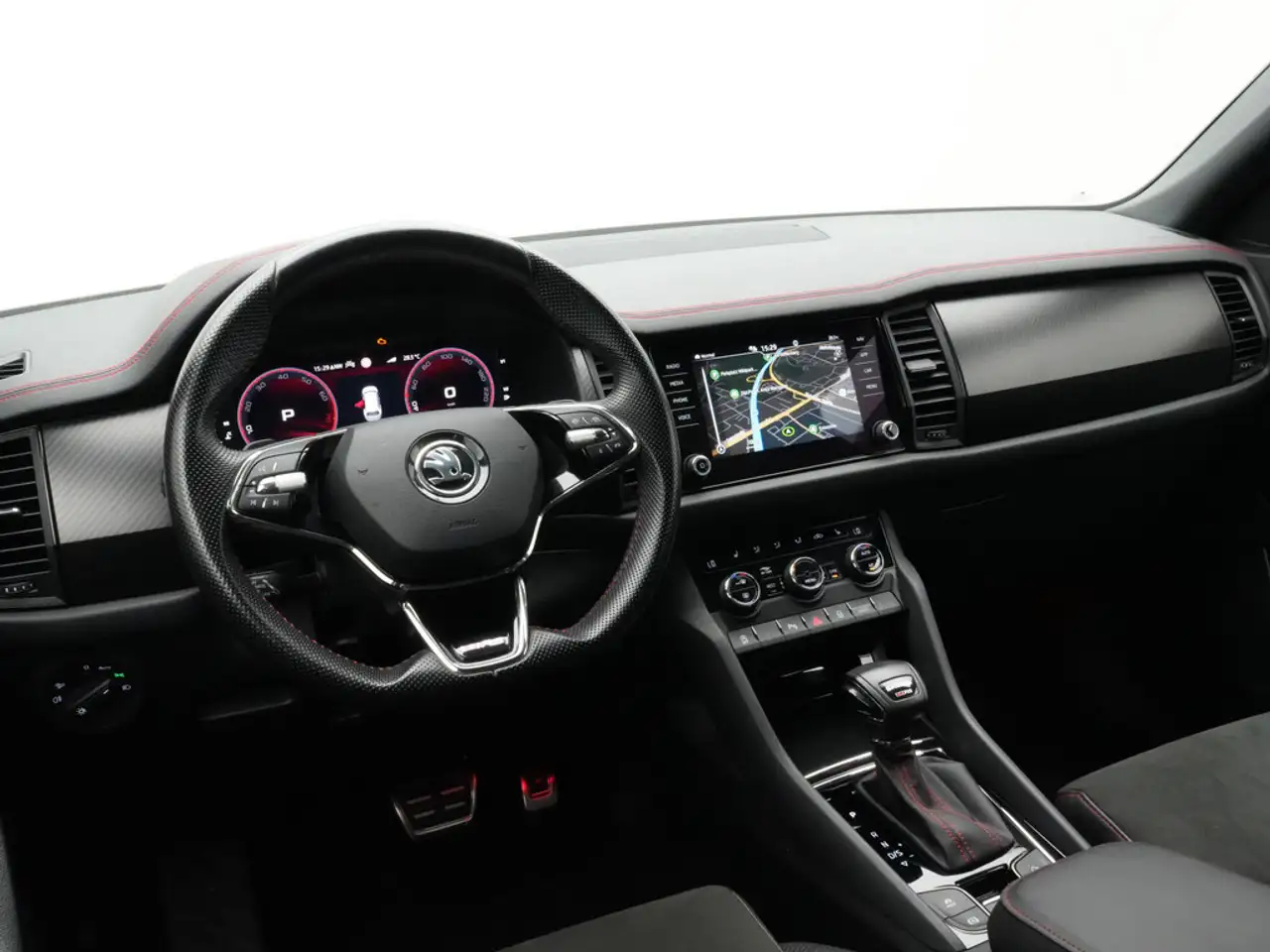 Skoda Kodiaq RS 4x4 MATRIX 7-SITZE AHK DCC KAM ACC — Galería del vehículo 7