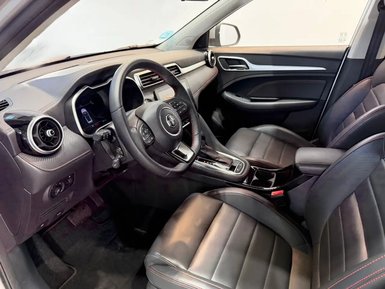 MG ZS 1.0 T-GDI Luxury Aut. 82kW — Vehicle gallery 7