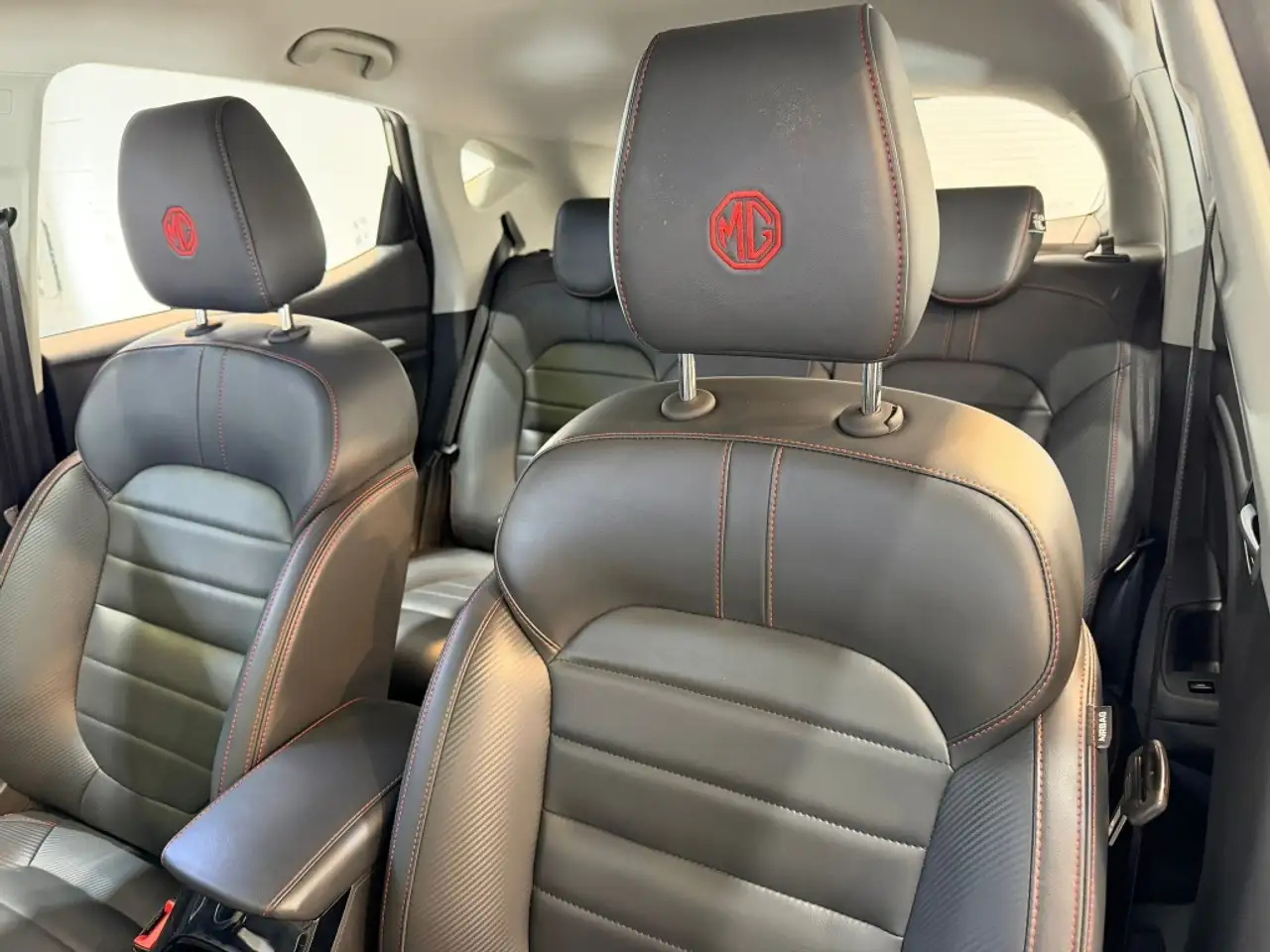 MG ZS 1.0 T-GDI Luxury Aut. 82kW — Vehicle gallery 9