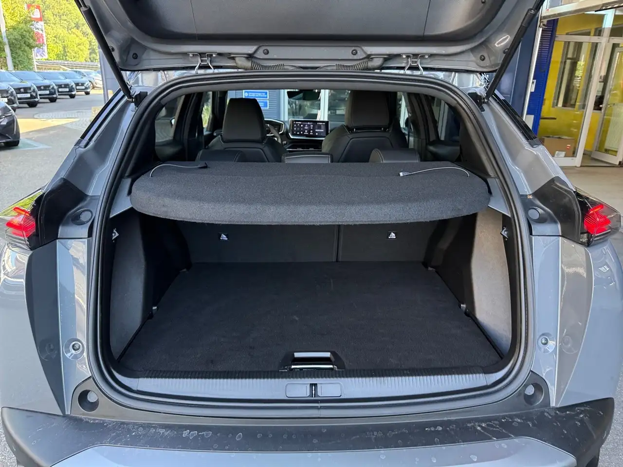 Peugeot 2008 1.2 PureTech 130 GT ACC KeyLess LED Navi — Vehicle gallery 12