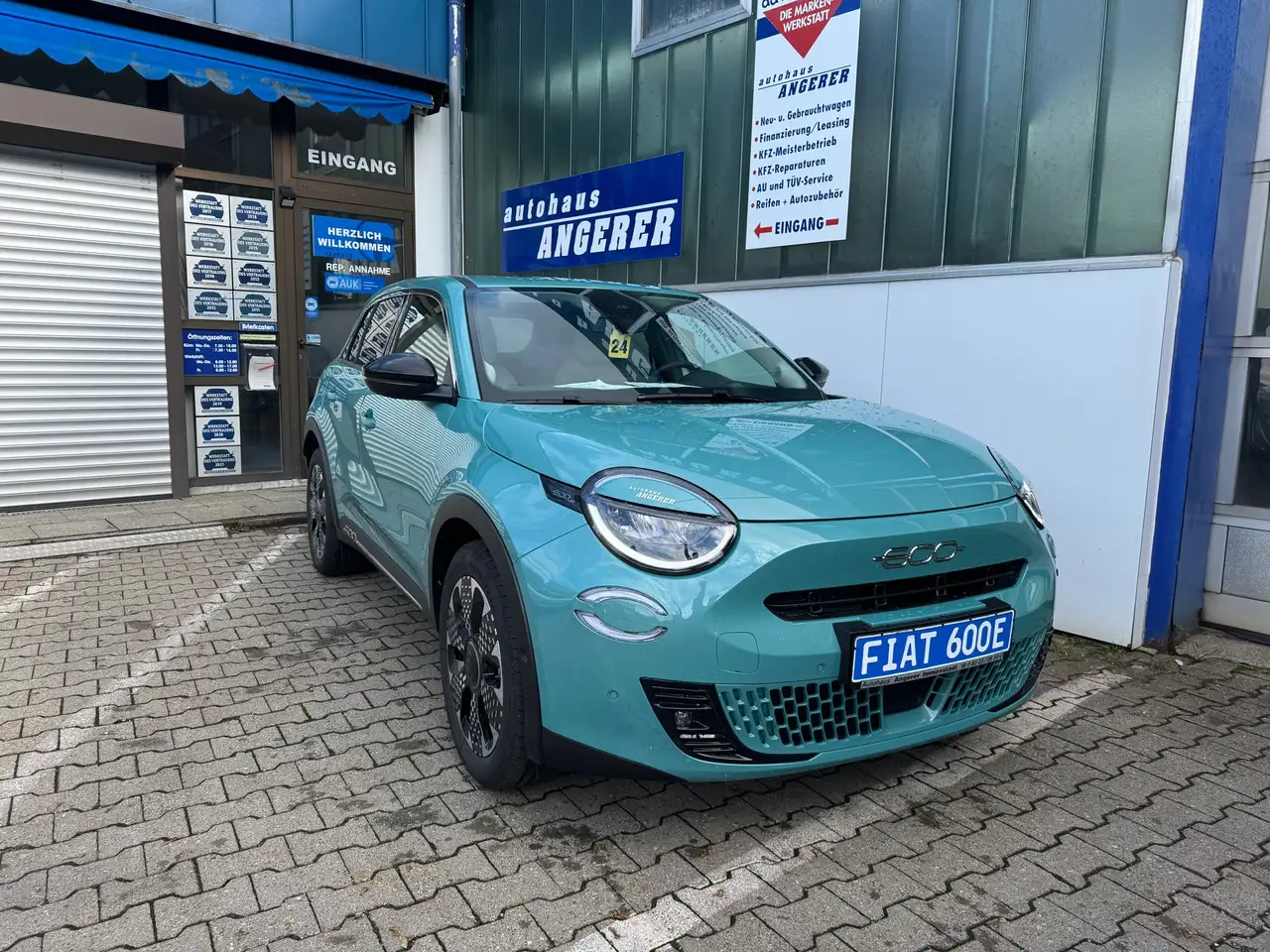 Fiat 600e La Prima, Navigation, LED, ACC , PDC , Rückfahrkamera , Vollleder, Frontscheibenheizung — Immenstadt