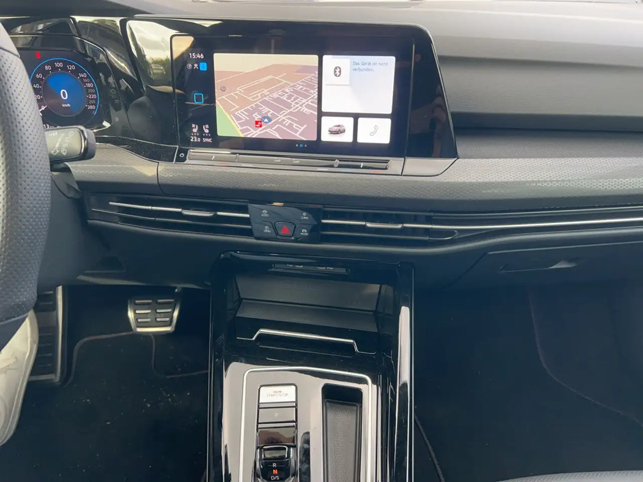 Volkswagen Golf VIII 2.0 TSI GTI Clubsport HUD NAVI PANO — معرض صور السيارة 18