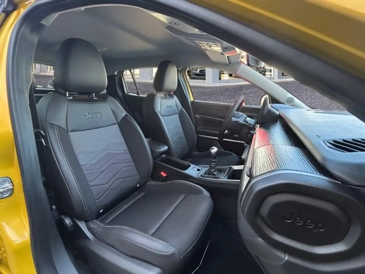 Jeep Avenger 1.2 Altitude 74KW — Galería del vehículo 13