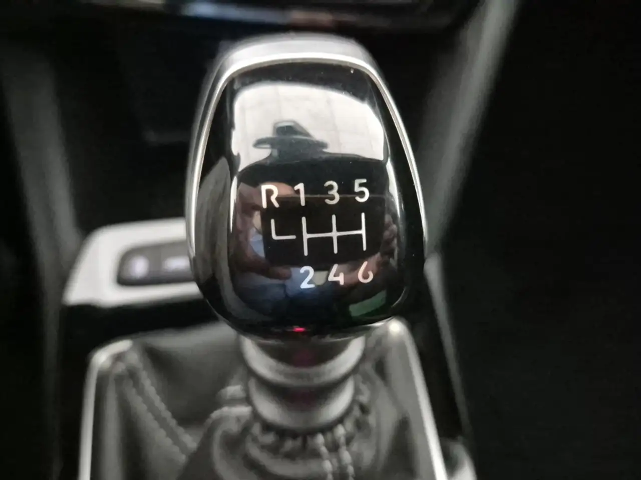 Opel Mokka GS Line Shz Navi Kamera PDC v+h — معرض صور السيارة 18