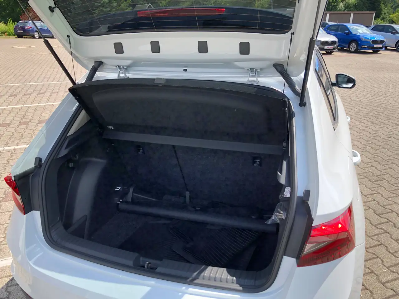 Skoda Fabia Top Selection mit Kältepaket Plus — معرض صور السيارة 27
