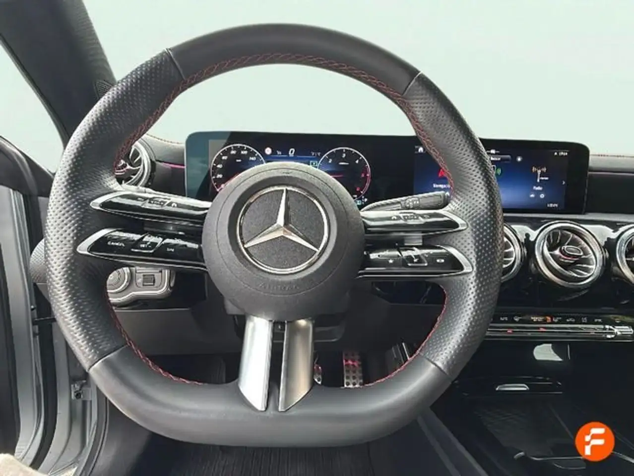 Mercedes-Benz CLA 220 220d — Galería del vehículo 13