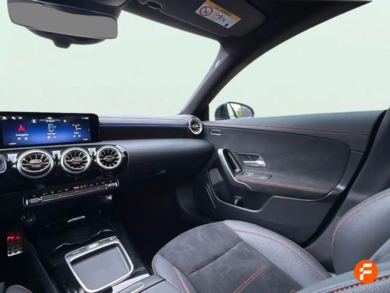 Mercedes-Benz CLA 220 220d — Galería del vehículo 18