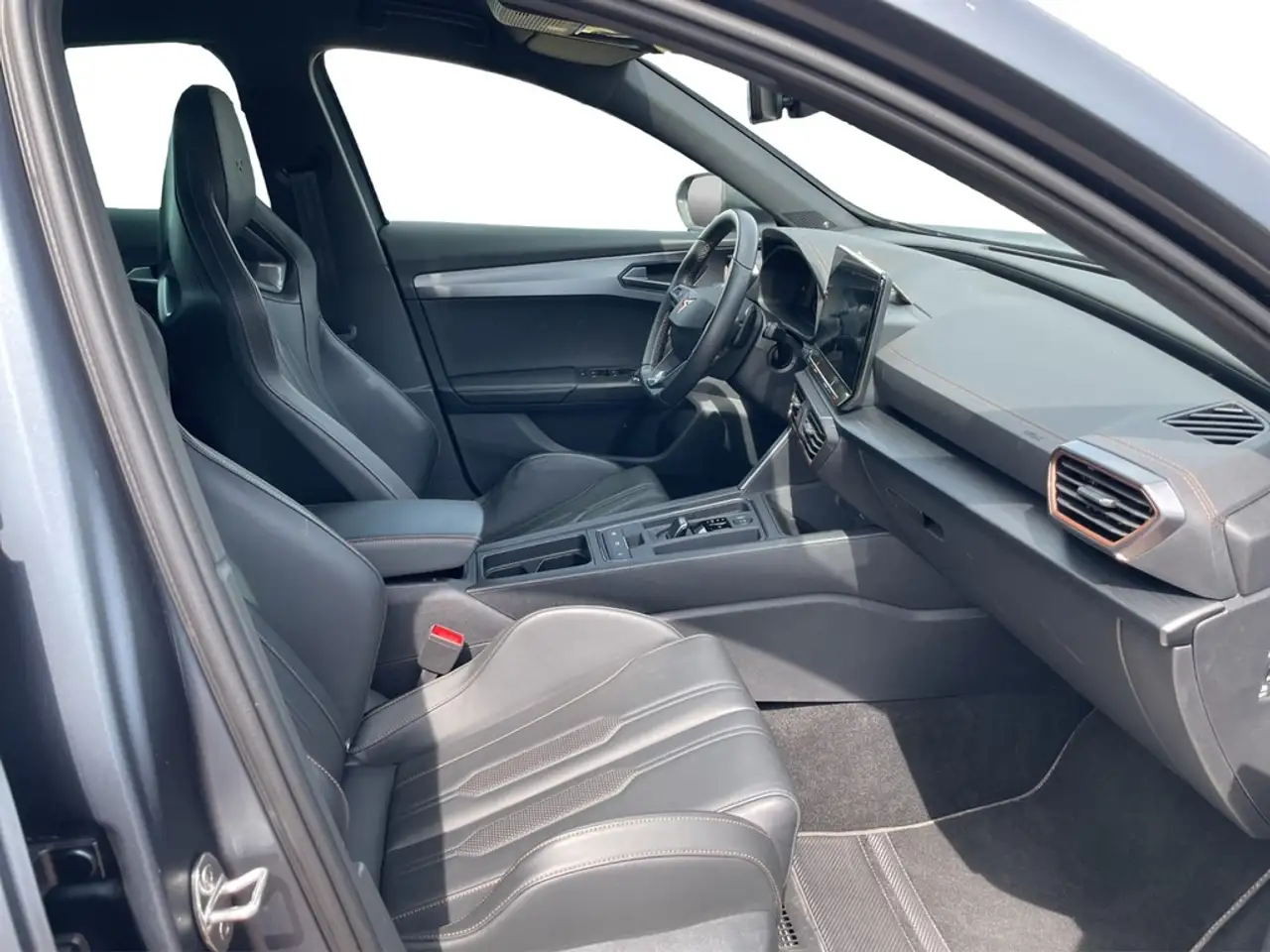CUPRA Formentor 2.5 TSI DSG 4Drive VZ5 DCC MATT*MATRIX*AKEBONO*... — Galerie du véhicule 13