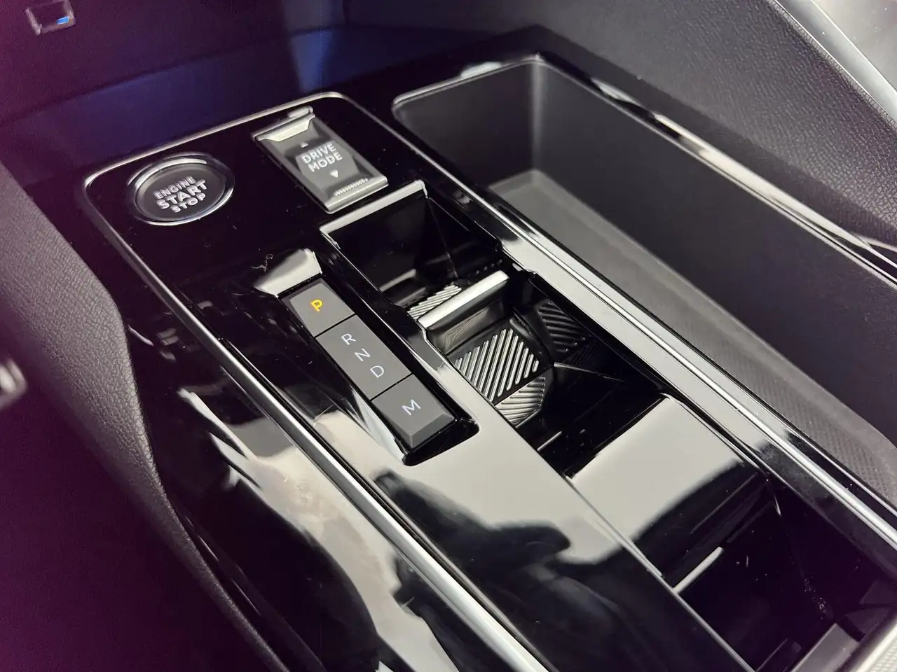Peugeot 3008 GT 1.2*NAVI*RFK*SHZ*uvm — Galerie du véhicule 15