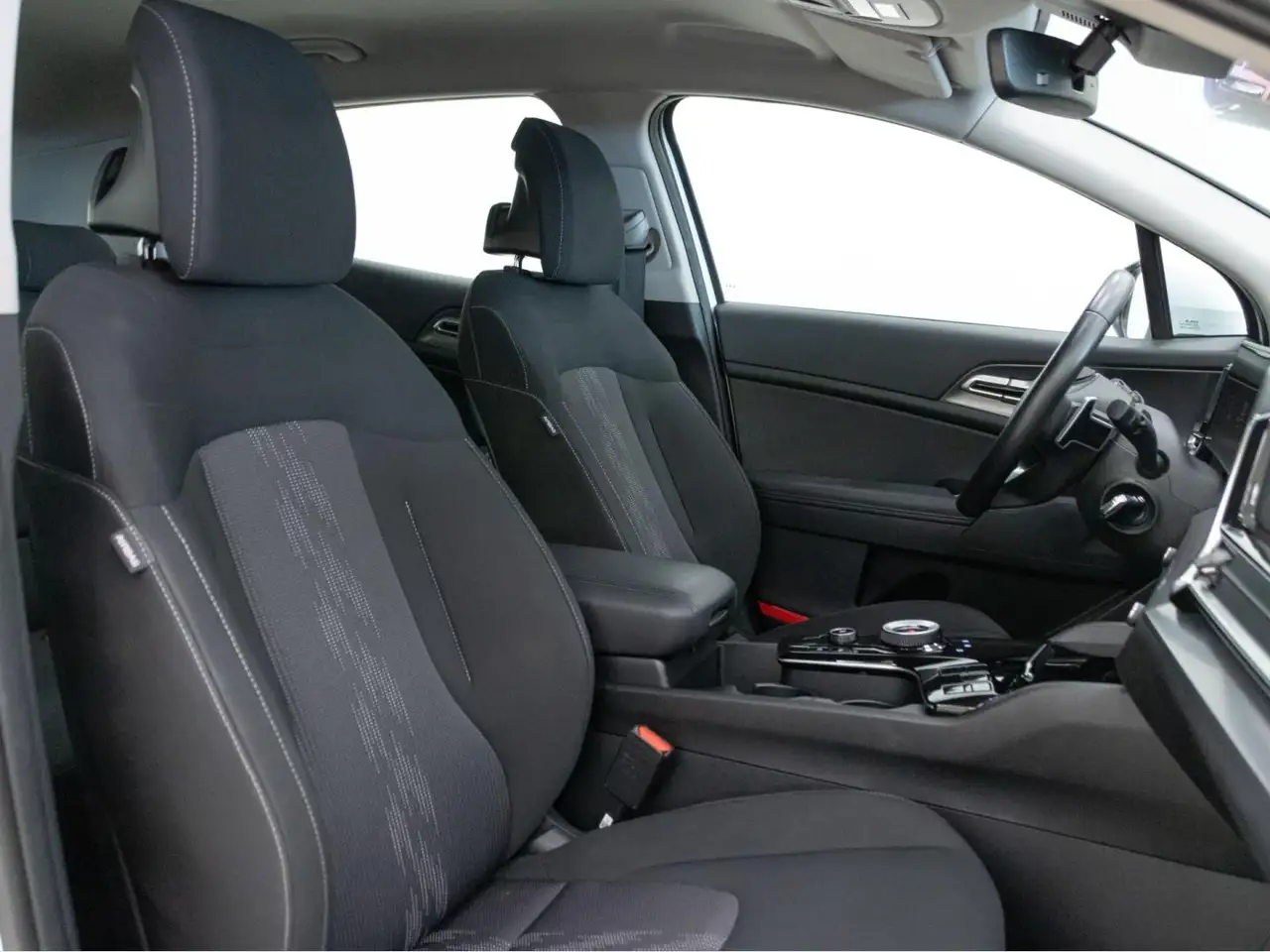 Kia Sportage 1.6 T-GDi HEV 158kW (215CV) Drive 4x2 — معرض صور السيارة 6