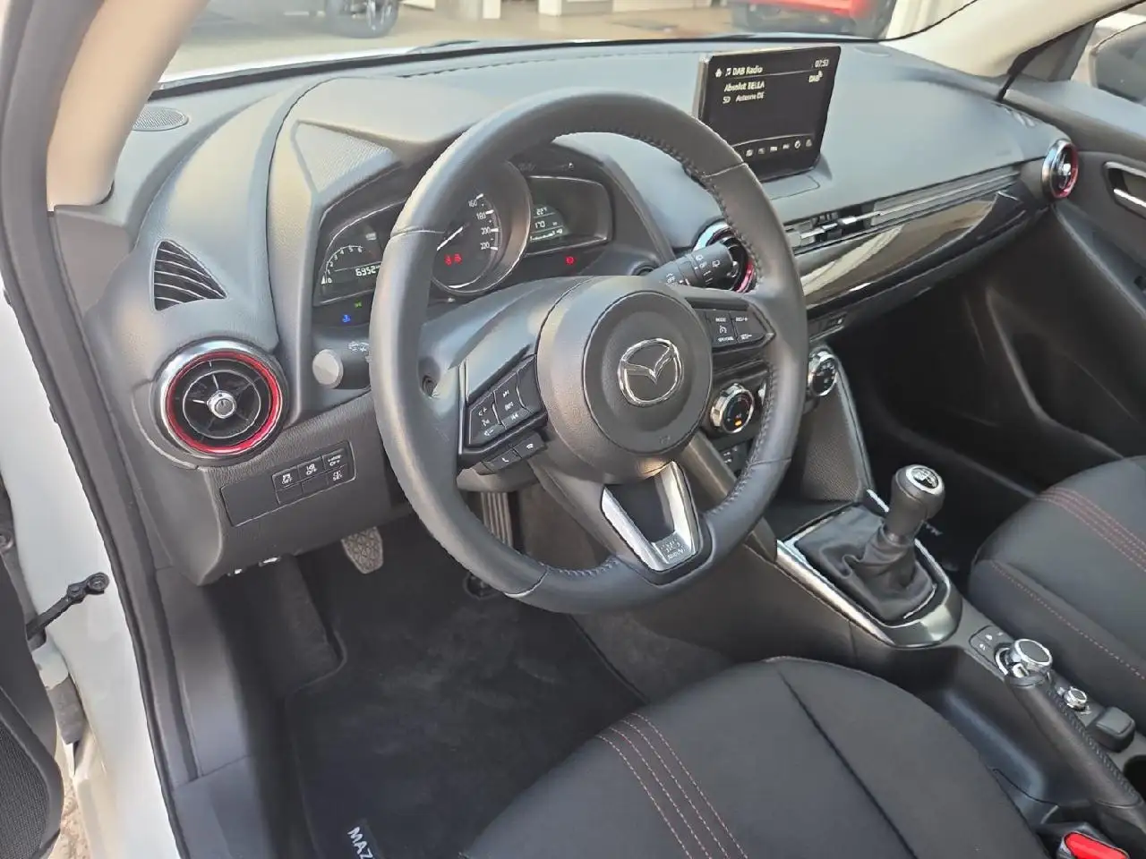 Mazda 2 Homura,LED,KAMERA,TEMPO,CARPLAY,DAB,TOTWINKEL,SPUR — Vehicle gallery 7