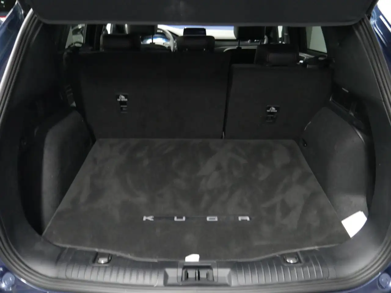 Ford Kuga ST-Line X 2.5 Duratec PHEV 165kW Auto — معرض صور السيارة 21