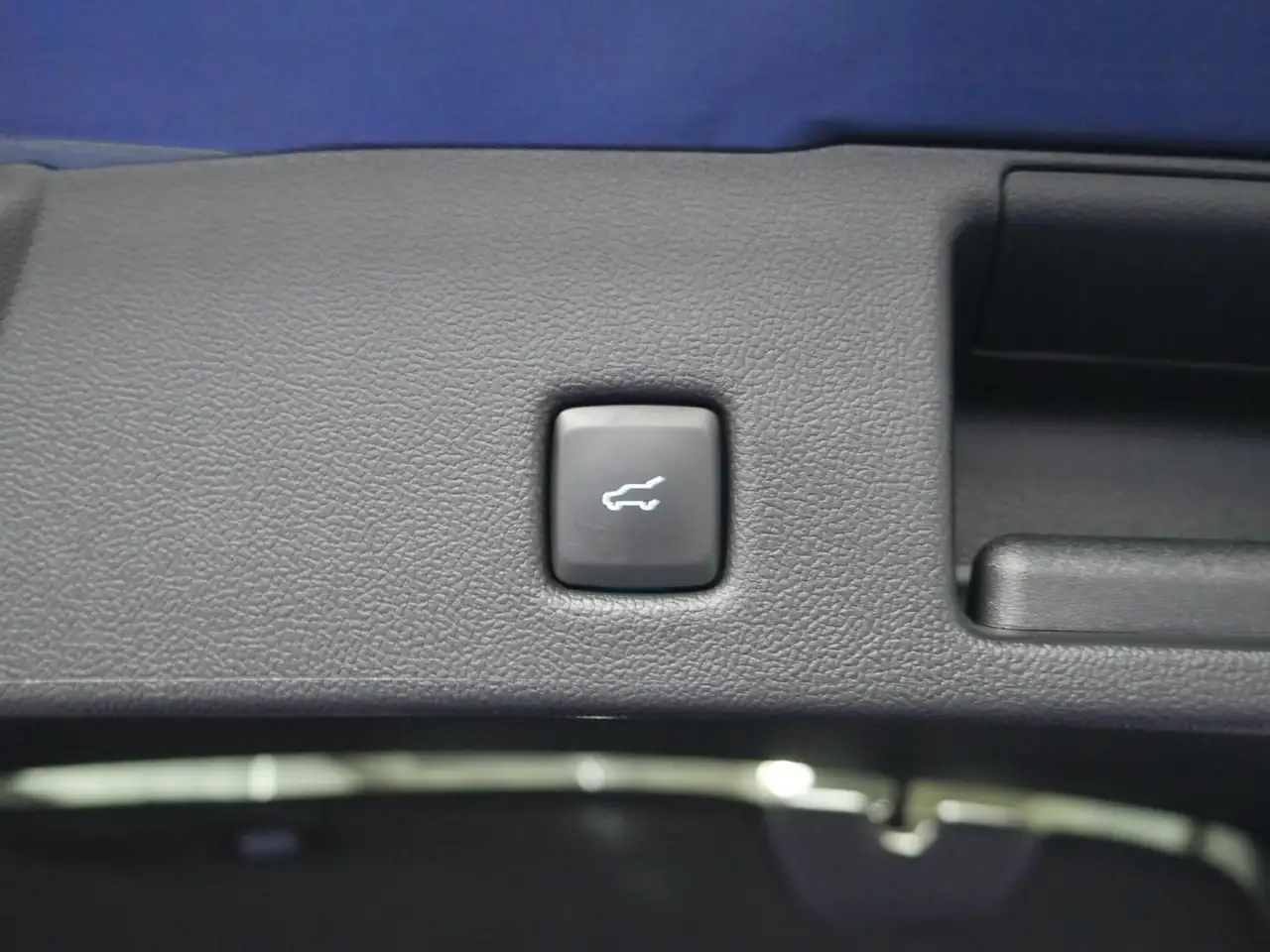Ford Kuga ST-Line X 2.5 Duratec PHEV 165kW Auto — معرض صور السيارة 23