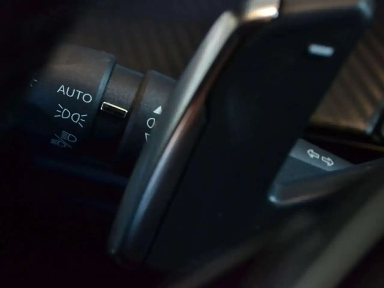 Peugeot 508 1.2 PureTech S&S Allure EAT8 130 — Vehicle gallery 20