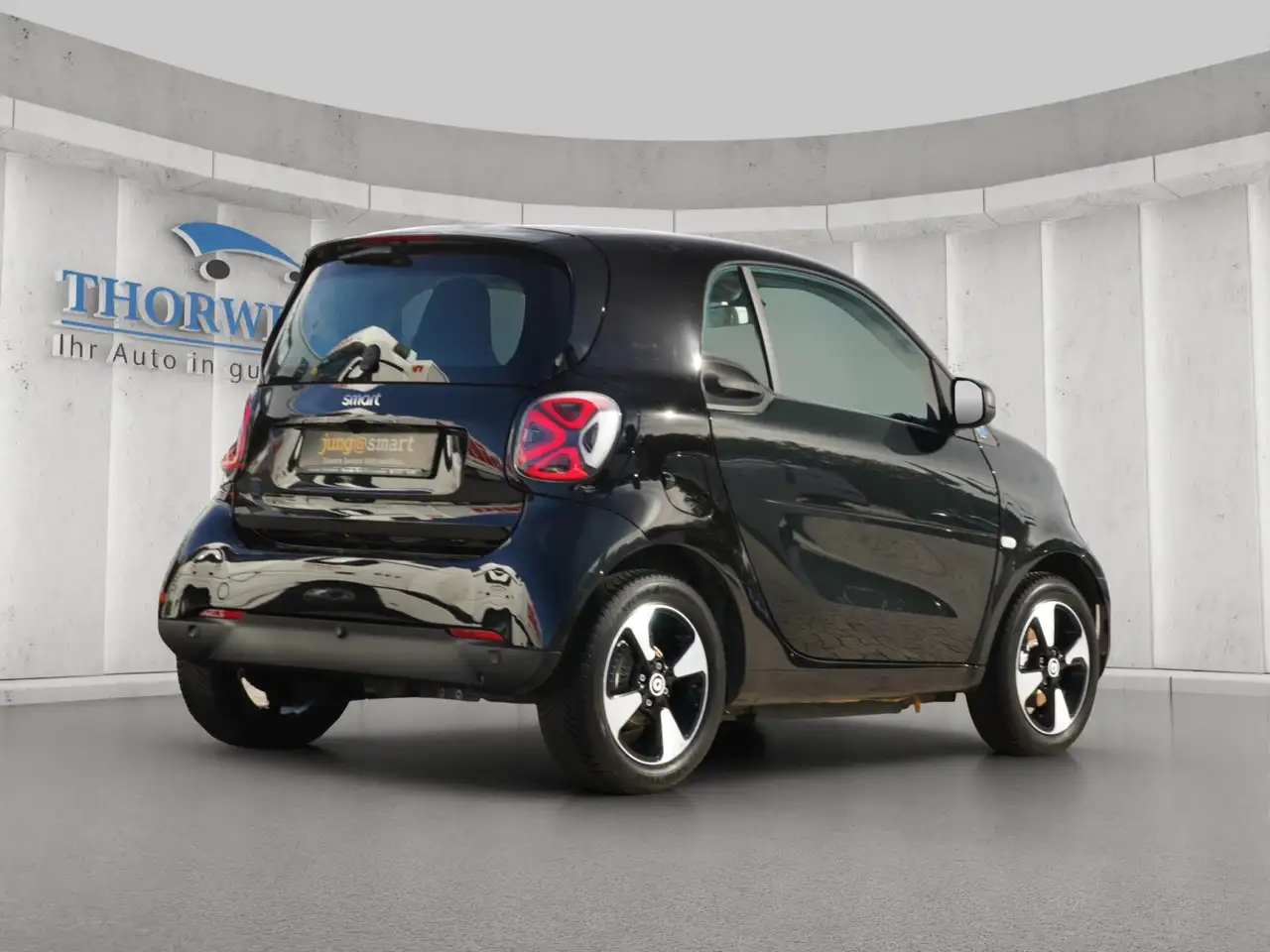 smart forTwo EQ fortwo coupe SHZ Tempo Panorama Bluetooth Klima — Vehicle gallery 8