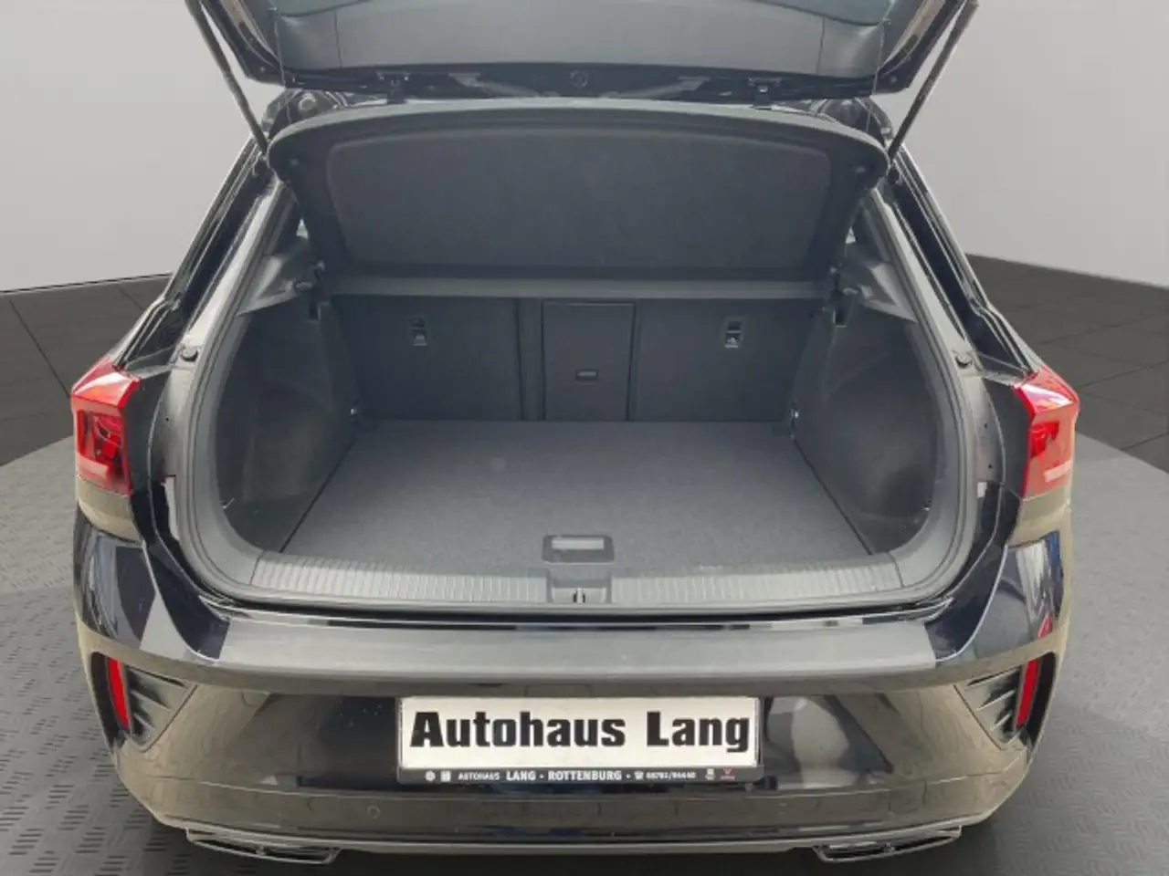 Volkswagen T-Roc 1.5 TSI DSG R-Line Standh Black Style Rear 8-fach — معرض صور السيارة 15