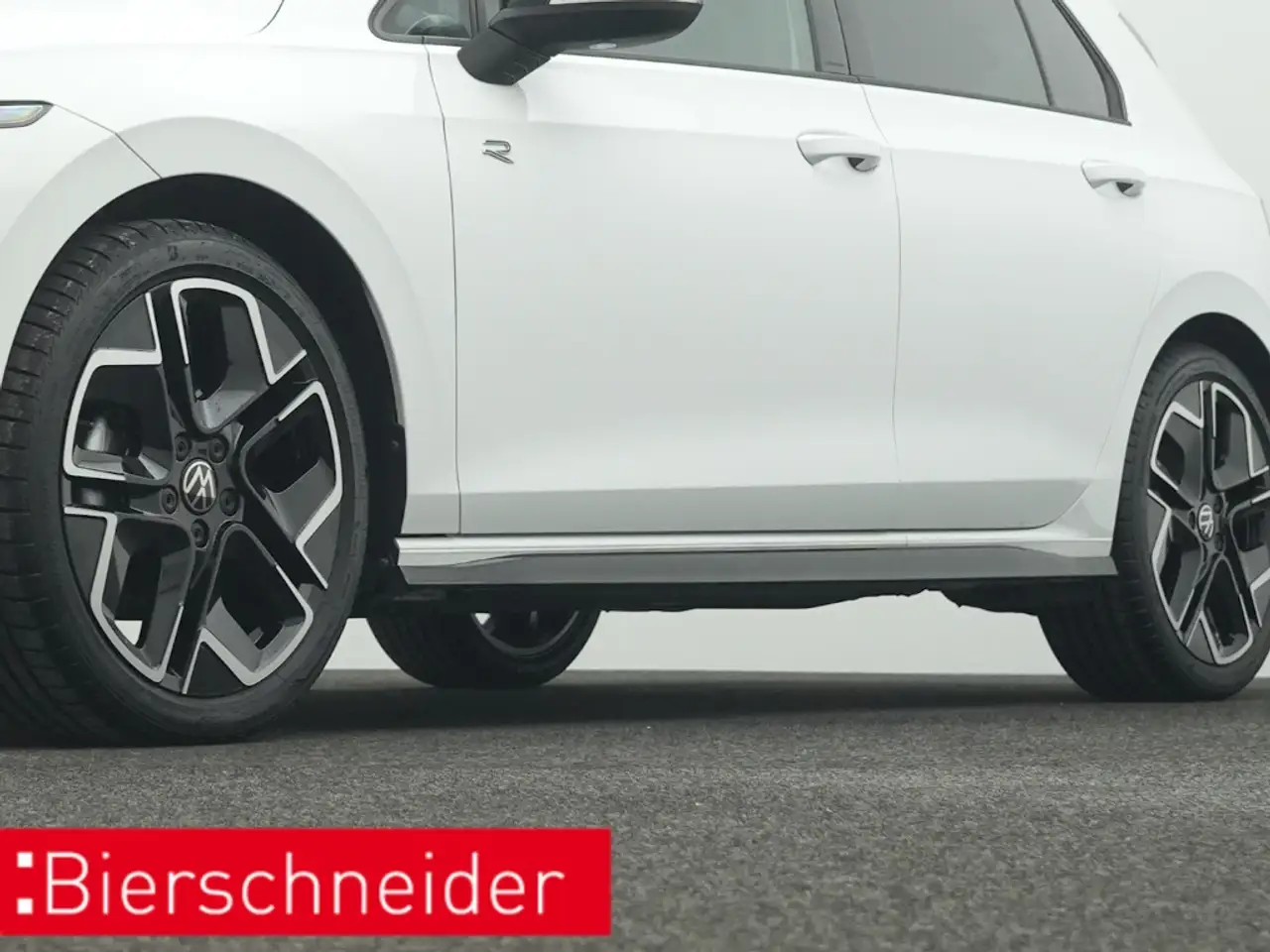 Volkswagen Golf 8 1.5 eTSI DSG R-Line BLACK STYLE PANO IQ.LIGHT NA — Vehicle gallery 33