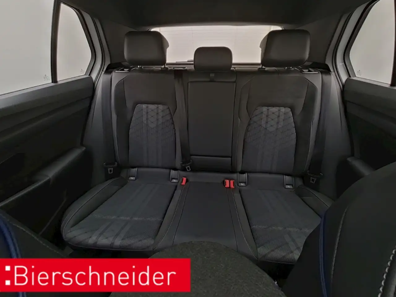 Volkswagen Golf 8 1.5 eTSI DSG R-Line BLACK STYLE PANO IQ.LIGHT NA — Vehicle gallery 17