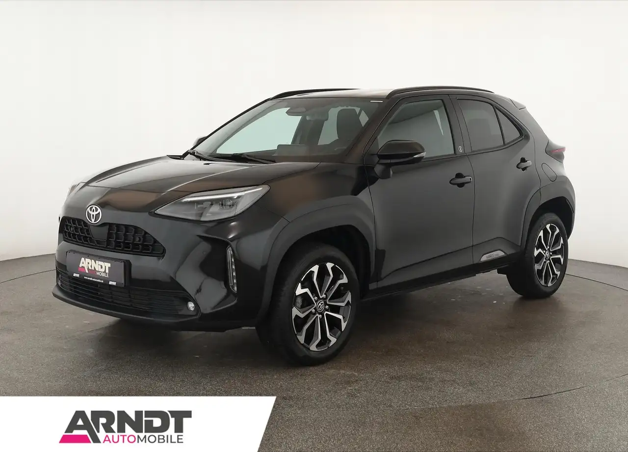 Toyota Yaris Cross CVT Team D LED Navi SHZ iACC Kam 17" — Düsseldorf