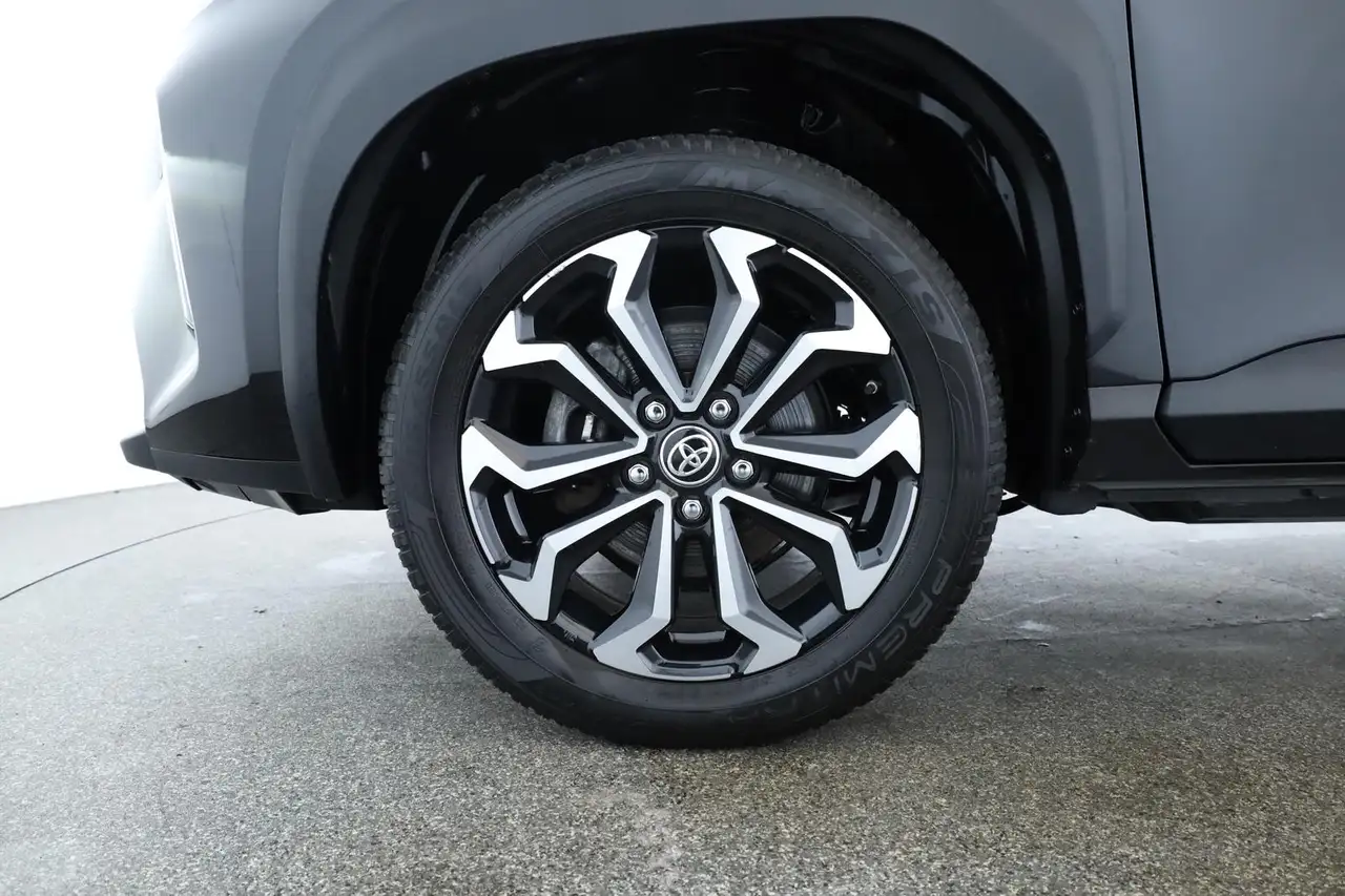 Toyota Yaris Cross CVT Team D LED Navi SHZ iACC Kam 17" — معرض صور السيارة 18