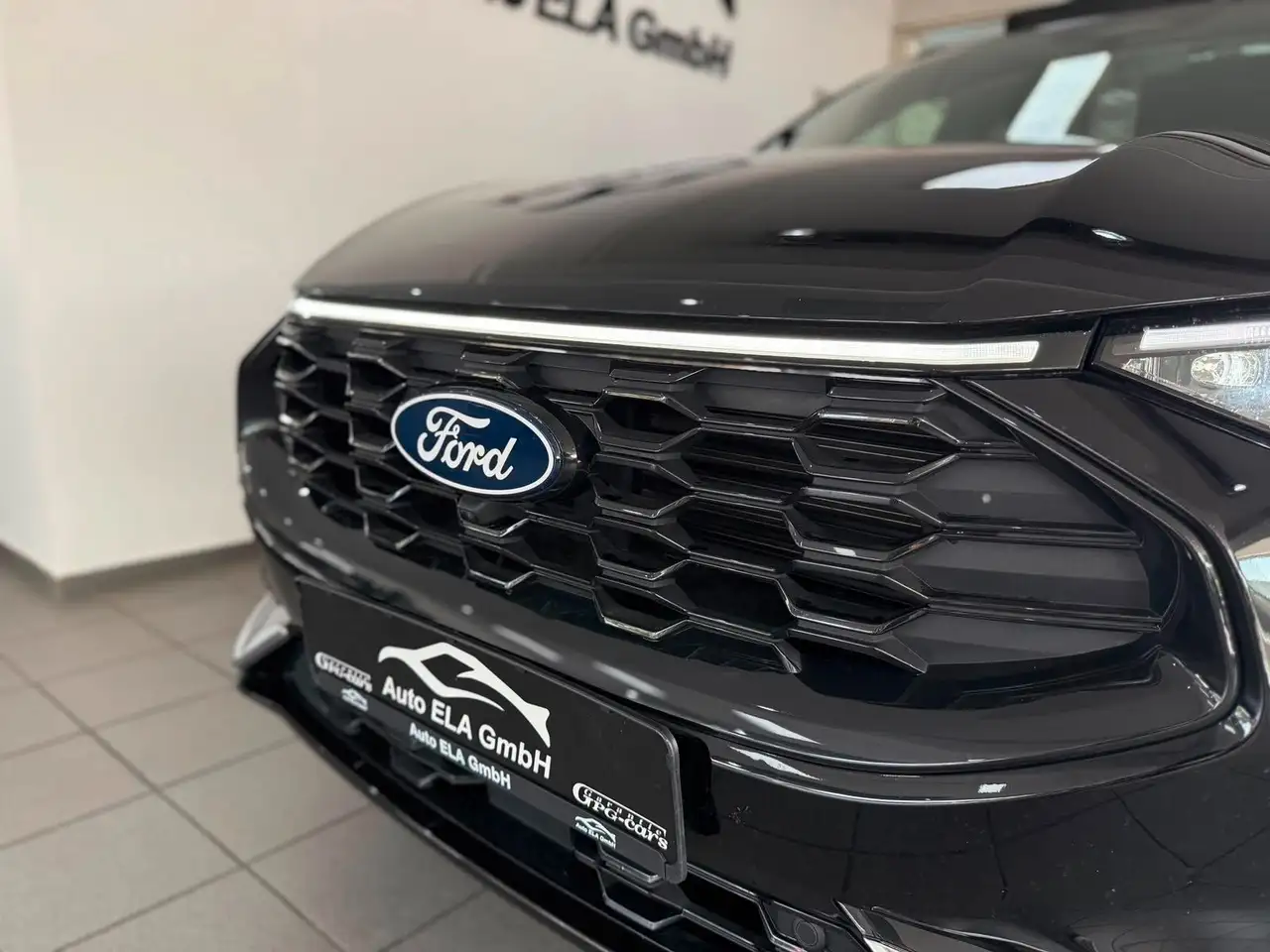 Ford Kuga 1.5 ST-Line X Automatik Pano|AHK|1.Hand — Galerie du véhicule 3