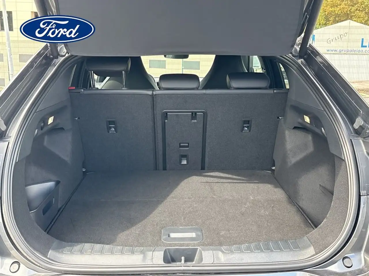 Ford Capri RWD Rango Extendido Premium 77kWh — معرض صور السيارة 10