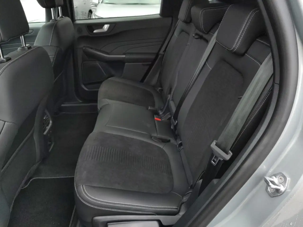 Ford Kuga Active X FHEV NAVI ACC Autom RFK Klimaaut SHZ FSH — معرض صور السيارة 15