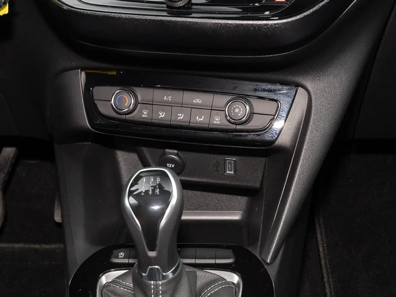 Opel Corsa F 1.2 +PDC-HINTEN+LED+KLIMA+WR+CARPLAY+ — معرض صور السيارة 9