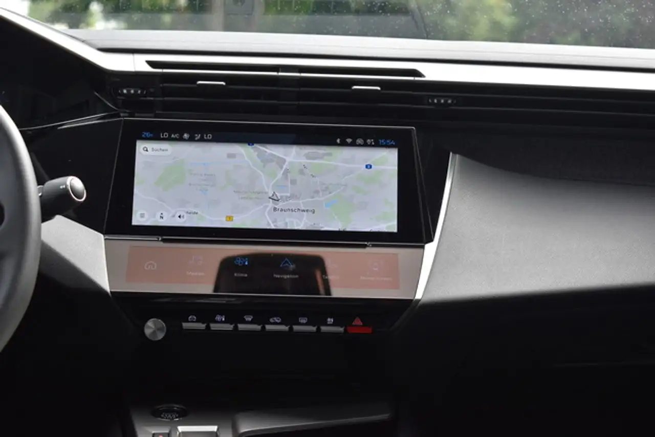 Peugeot 408 ALLURE PT 130 EAT8*CARPLAY*MATRIX*TRAUMHAFT* Allur — Galerie du véhicule 8