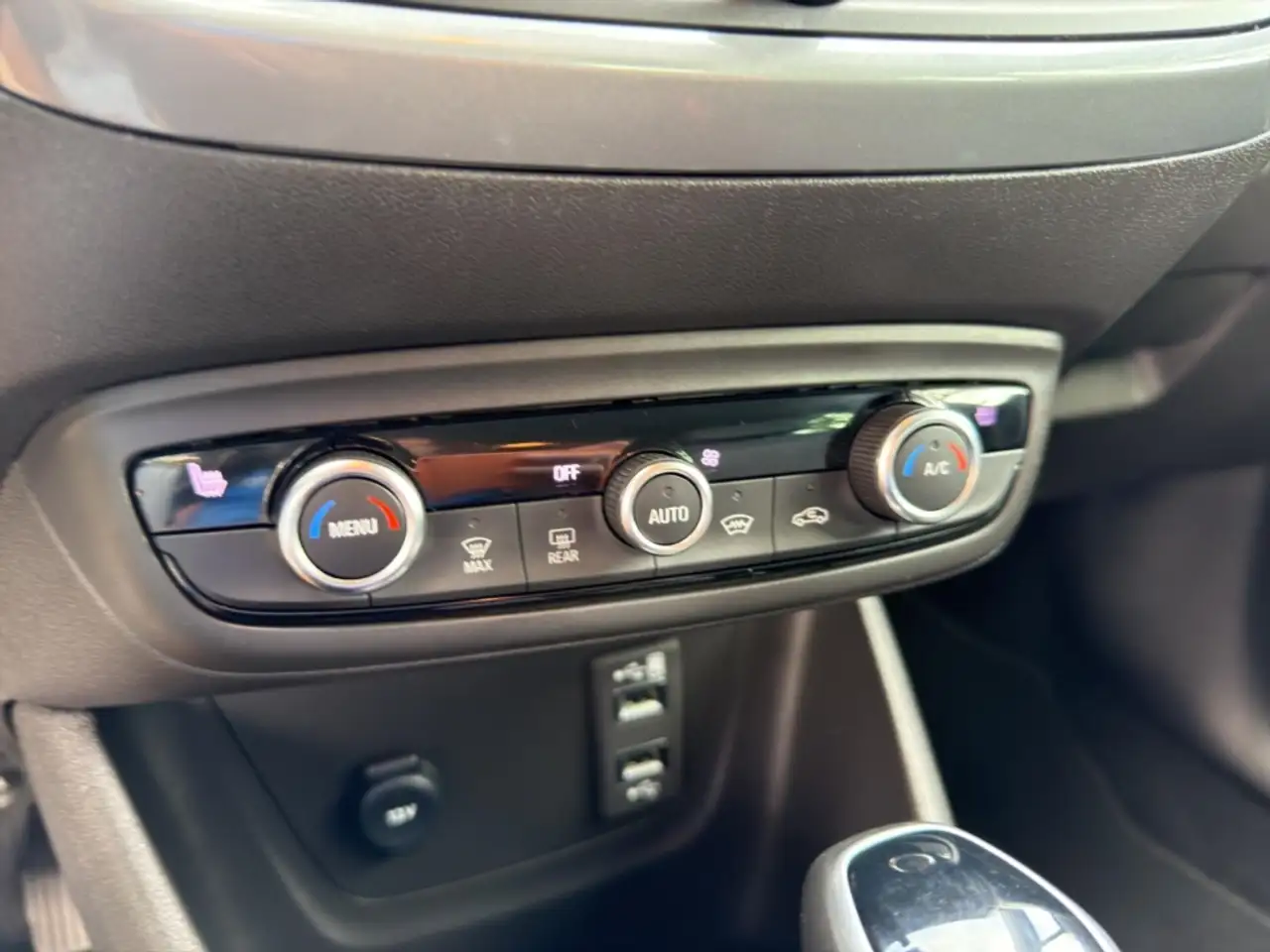 Opel Crossland Elegance Paket ATG Rückfahrkam. Klimaautom Navi Al — Galerie du véhicule 23