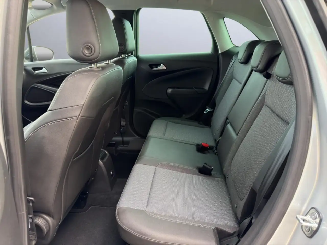 Opel Crossland Elegance Paket ATG Rückfahrkam. Klimaautom Navi Al — Galerie du véhicule 17