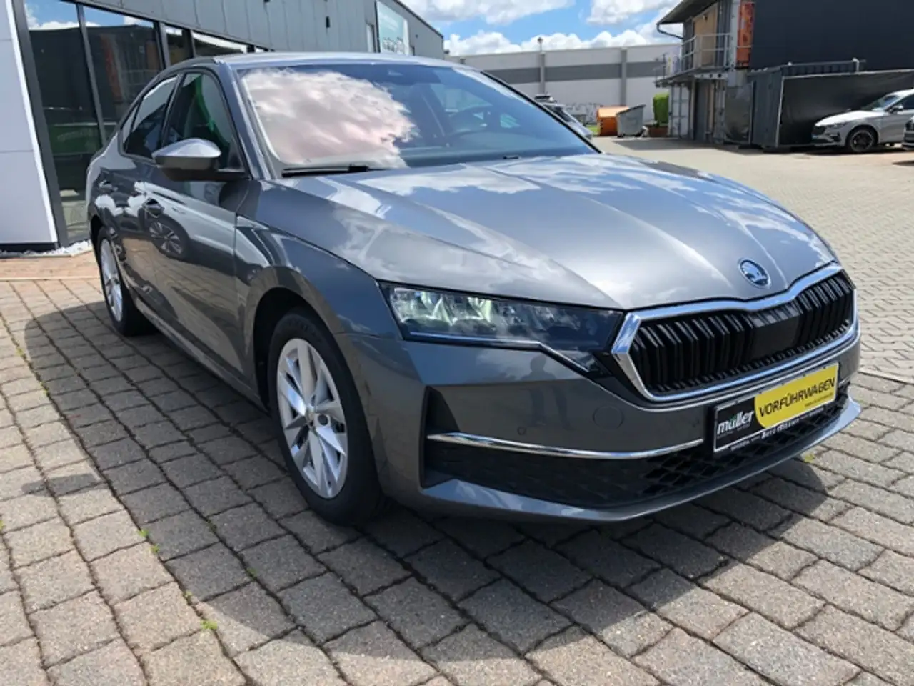 Skoda Octavia Lim. Selection Navi SmartLink Kamera — Vehicle gallery 4