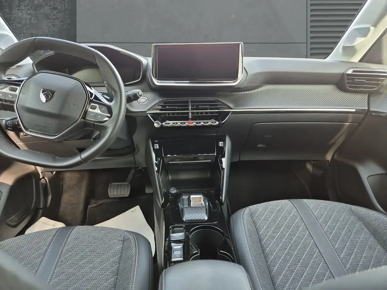 Peugeot 208 208 Hybrid 100 e-DSC6 Allure — Galería del vehículo 7