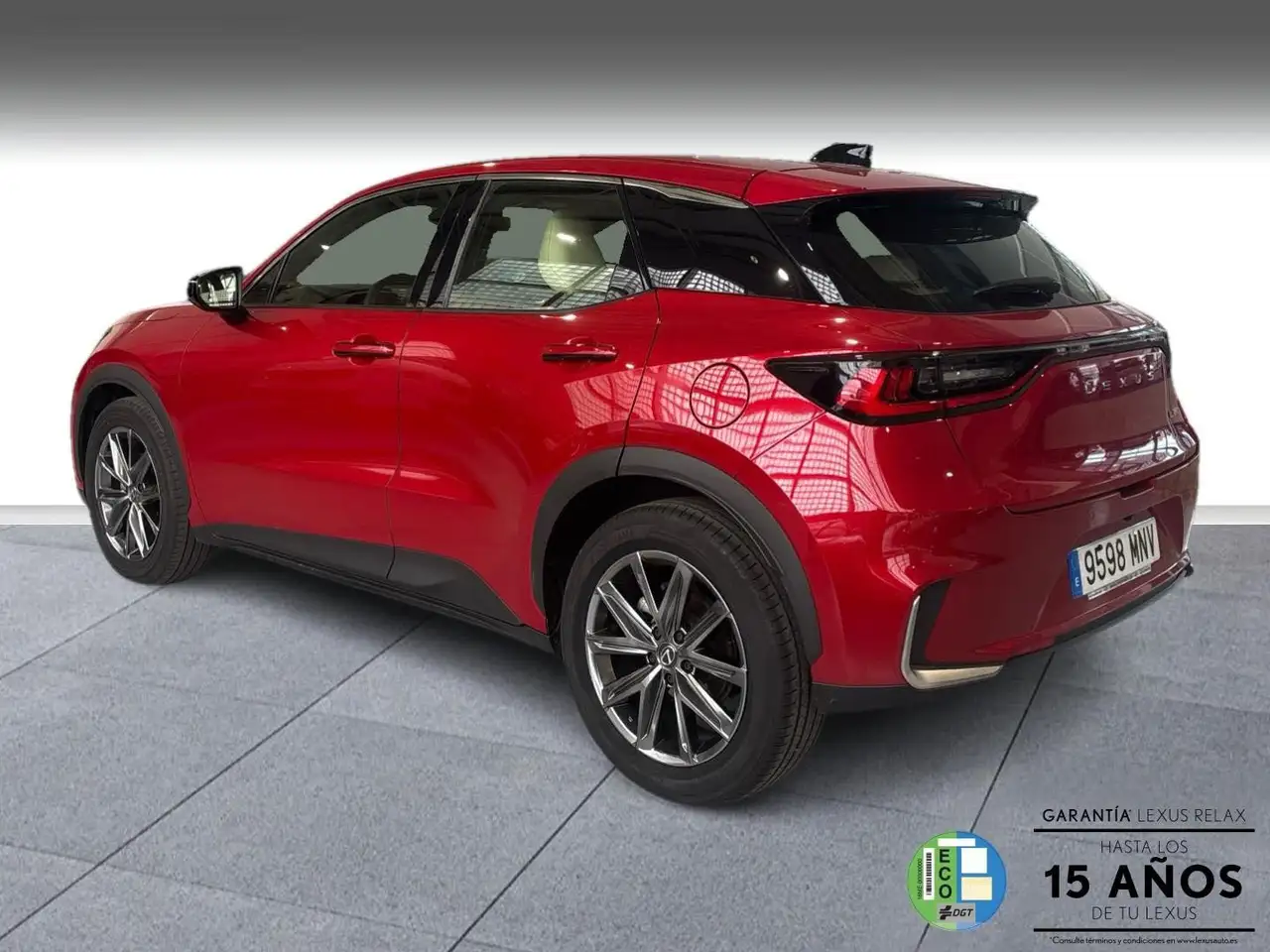 Lexus LBX Elegant+ — Vehicle gallery 3