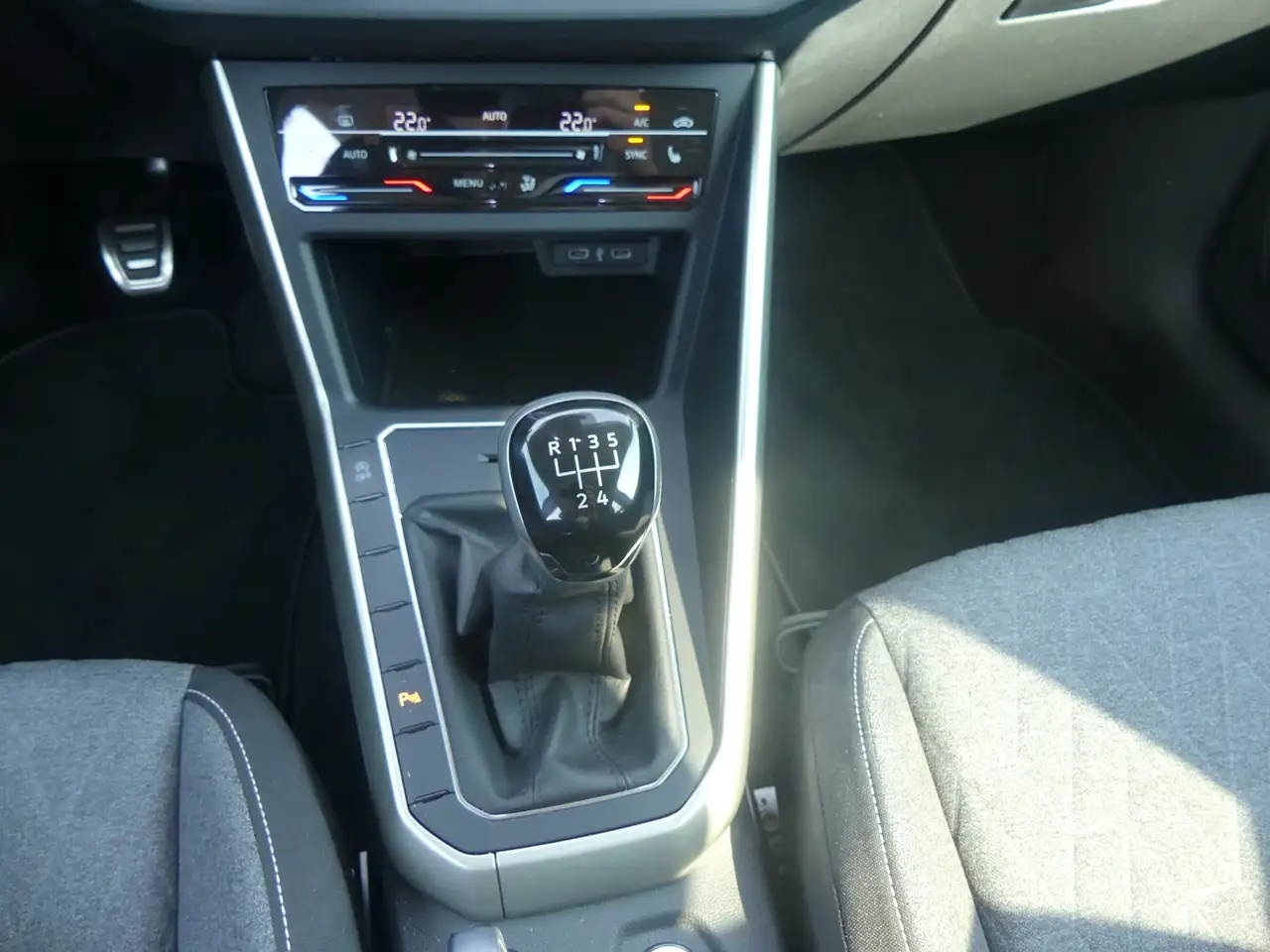 Volkswagen Polo 1.0 LED Allwetter Sitzheizung VC Tempomat And — Galería del vehículo 21